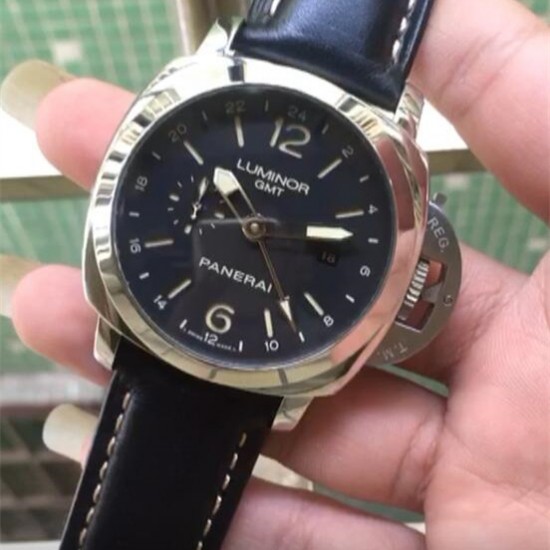 Replica Panerai Luminor 1950 3 Days GMT Watches